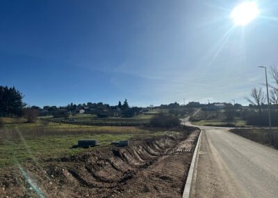 PROYECTO Y DIRECCIÓN DE OBRA PARA LA CONSTRUCCIÓN DE ACERAS EN UN TRAMO DE LA CALLE RODERON Y CALLE DE ARRIBA EN CABAÑAS RARAS